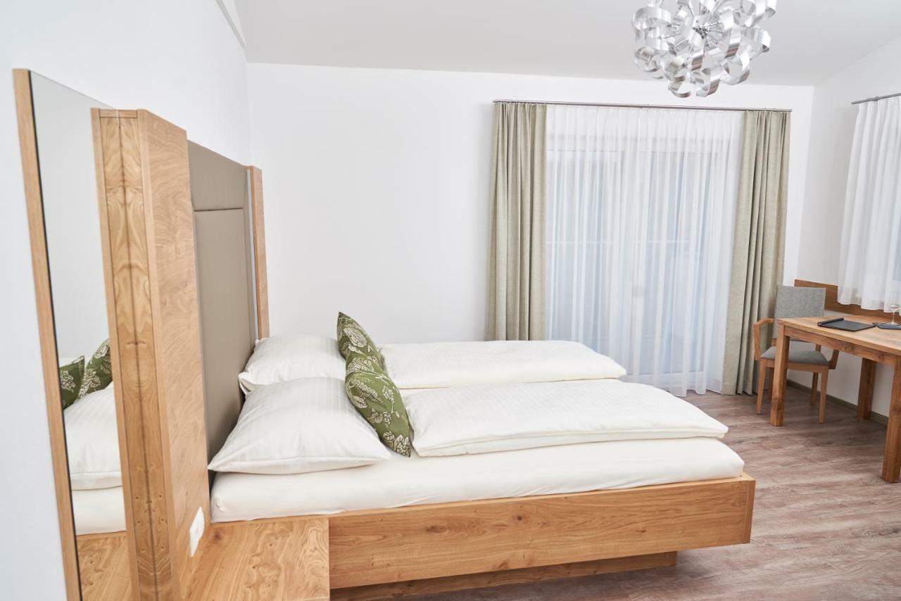 Weinhof - Gaestehaus Maier Angern Bagian luar foto