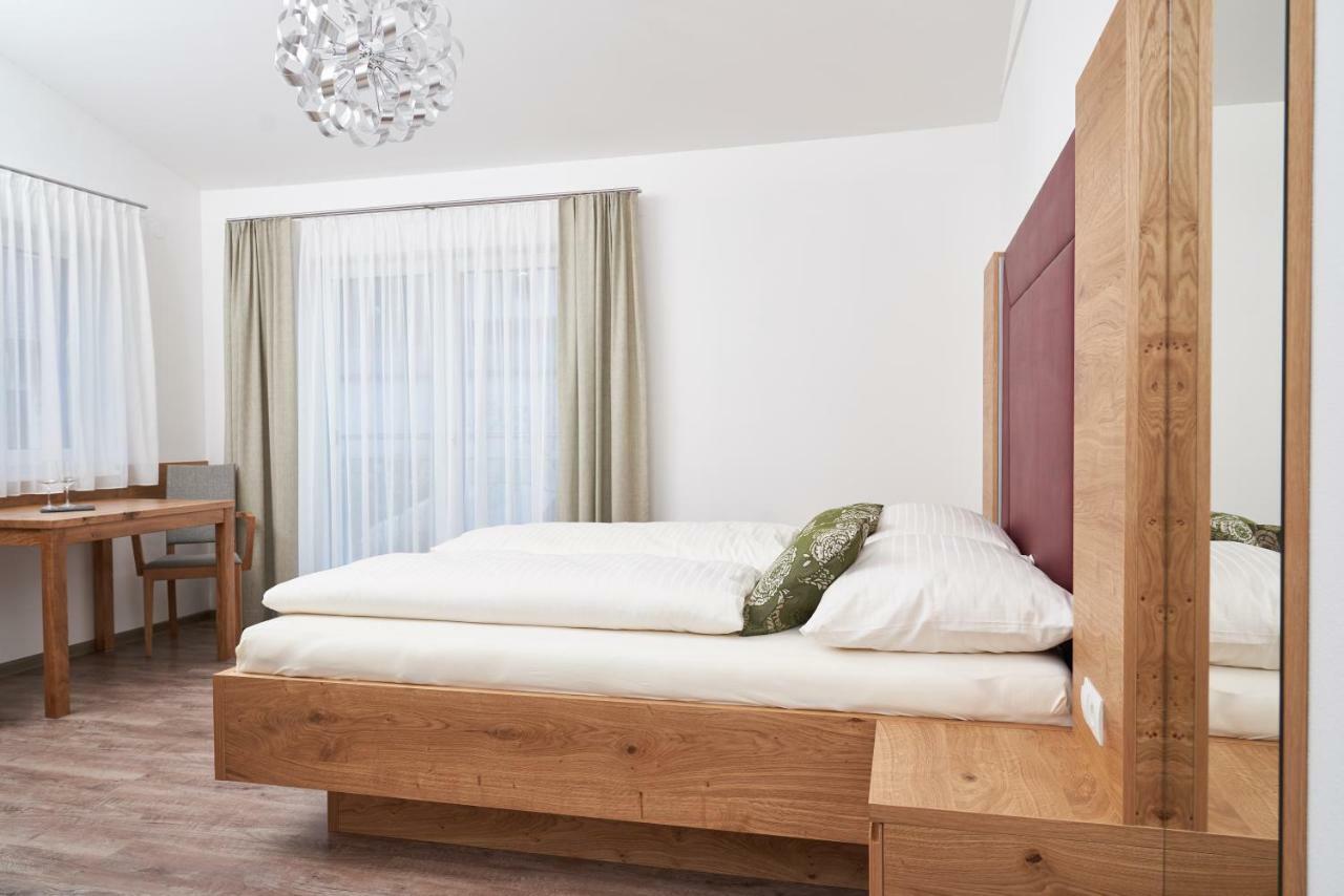 Weinhof - Gaestehaus Maier Angern Bagian luar foto